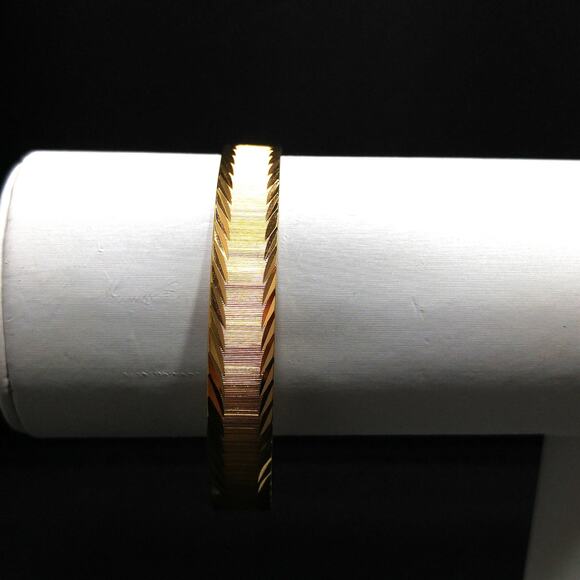 Monet 1960 Textured Gold Plated Bangle Bracelet #3263 Vintage Jewelry Book Piece - Picture 7 of 10